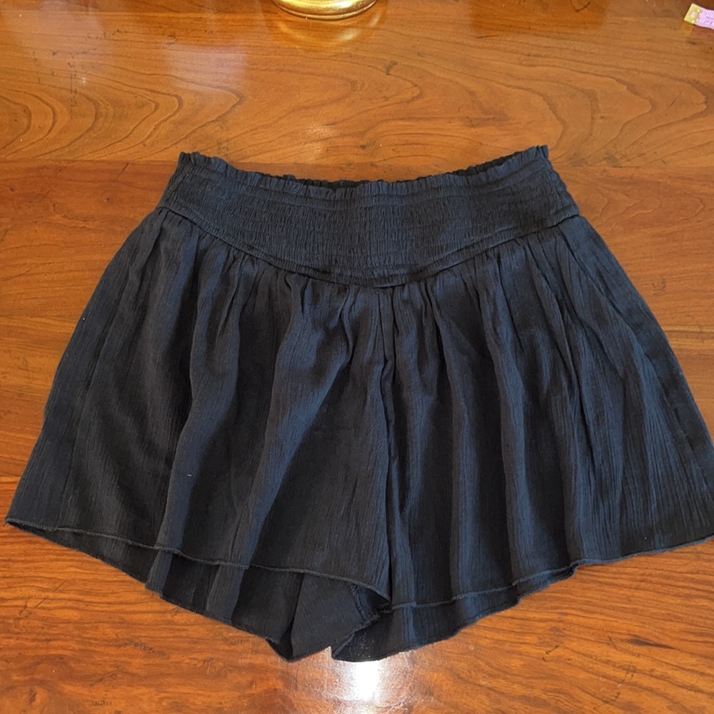 Aerie Black Pull on Shorts - Picture 3 of 11